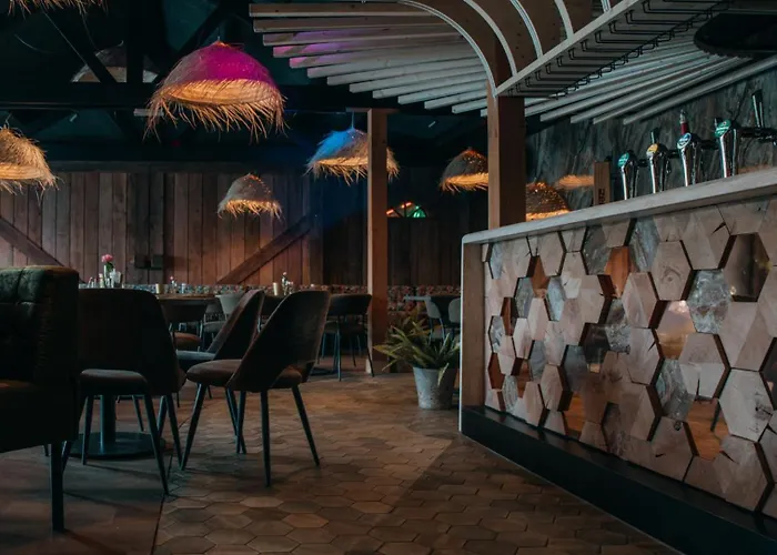 Holiday home Groepsvakantie Op De Veluwe - 4 Losse Voor 24 Personen Op De Boshoek Voorthuizen