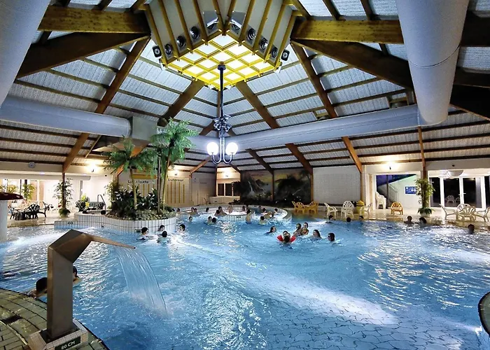 Holiday home Groepsvakantie Op De Veluwe - 4 Losse Voor 24 Personen Op De Boshoek